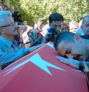 Şehit onbaşı Hüseyin Gökhan Eriç toprağa verildi