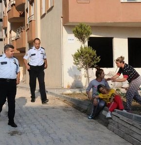 Bursa'da cinayet sonrası zanlıyı üzeri kanlı halde elindeki silahla gören kadın şoka girerek bayıldı...