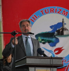 Ertuğrul Günay Kürtçe 'yeter artık' dedi