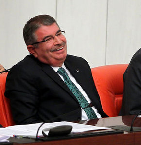 Sırrı Süreyya Önder, Bakan'ı güldürdü