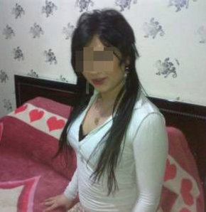 Diyarbakırlı Barbi Ekin lakaplı travesti Ekin M., birlikte yaşadığı erkek sevgilisi K.A. ile para nedeniyle kavga etti. Travesti genç adamı eve kilitleyip anahtarı balkondan atınca olay oldu. Polis ve itfaiye müdahale etti.