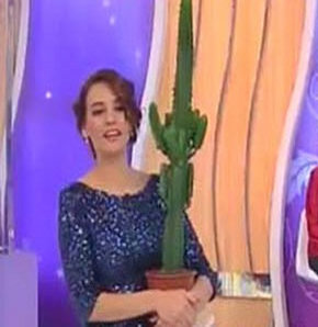 Ali Özbir, Esra Erol 'la Evlen programının sunucusu ve eşi Esra Erol için özel bir klip hazırlattı.