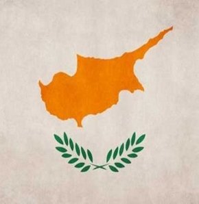Pazar günü yapılacak ikinci tur seçimlerinde Anastasiadis ve Malas yarışacak