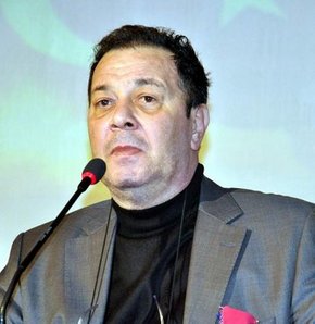 Dizilerin sevilen yüzü yoğun bakım ünitesinde tedavi görüyor