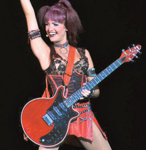 We Will Rock You nefesleri kesti!