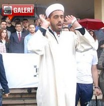 Buyrun IMF'nin cenaze namazına!