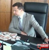 Banka patronuna suçüstü!