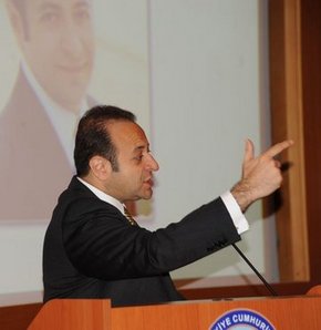Bağış: Atatürk'ün karga kovaladığını ezberleten zihniyet...