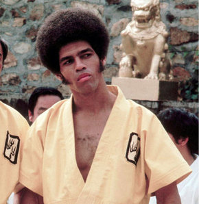 Dövüş filmlerinin ünlü oyuncusu Jim Kelly öldü