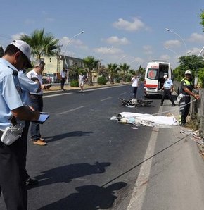 Araç karşıya geçen yayaya çarptı