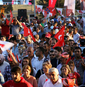 Büyük Demokrasi mitingi için kolları sıvayan Milliyetçi Hareket Partisi 5 Ekim için gün sayıyor