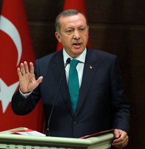 Türkiye'nin merakla beklediği "Demokratikleşme Paketi"nin açıklanmasının ardından, Başbakan Recep Tayyip Erdoğan, canlı yayında gündeme dair açıklamalarda bulundu.