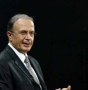 Renault Mais Genel Müdürü İbrahim Aybar ile de böyle sıcak bir gündem maddesinin tartışıldığı hafta biraraya geldik ve hem sektörü hem Renault'yu konuştuk: