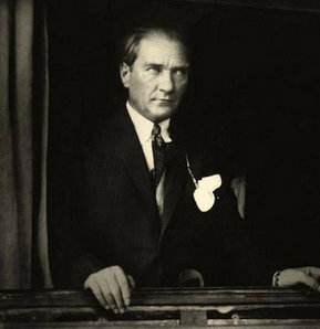 Büyük Önder Mustafa Kemal Atatürk'ün vefatının 75. yılı... Bugün 10 Kasım...