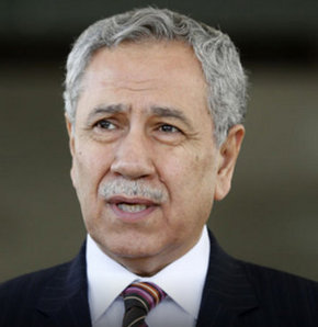 Başbakan Yardımcısı Bülent Arınç, partisinin Bursa'daki aday tanıtım toplantısında konuştu. Yeniden aday gösterilmeyenlere uyarılarda bulunan Arınç, "Karşı tarafa geçmeyin, hiç tavsiye etmem siyasette sonunuz olur" dedi.