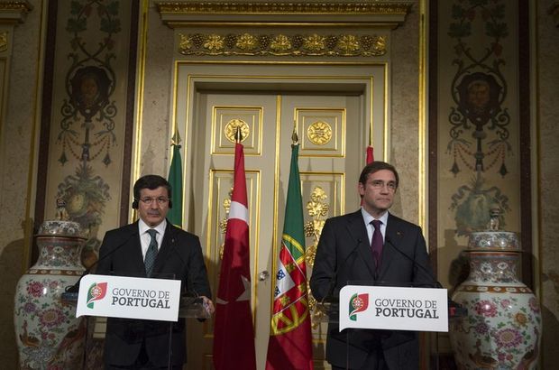 Başbakan Davutoğlu Portekiz'de askeri törenle karşılandı, Portekiz, Ahmet Davutoğlu
