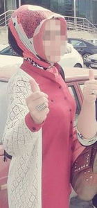 Zonguldak'ta aldatılan kadınlardan zafer pozu 