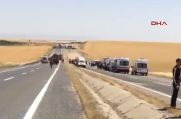 Şırnakta askeri aracın geçişi sırasında patlama: 7 asker yaralı Şırnakta askeri aracın geçişi sırasında patlama: 7 asker yaralı