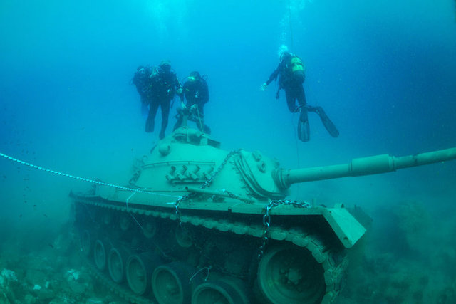 45 tonluk tank Akdeniz'in derinliklerinde