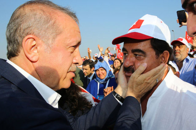 İbrahim Tatlısesten 29 Ekim resepsiyonu özrü İbrahim Tatlısesten 29 Ekim resepsiyonu özrü