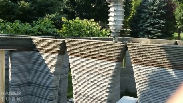 Köpükten evleri 2 saatte inşa ediyorlar