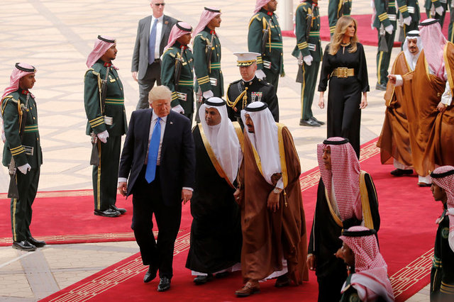 Donald Trump ve eşi, Suudi Arabistan'da!