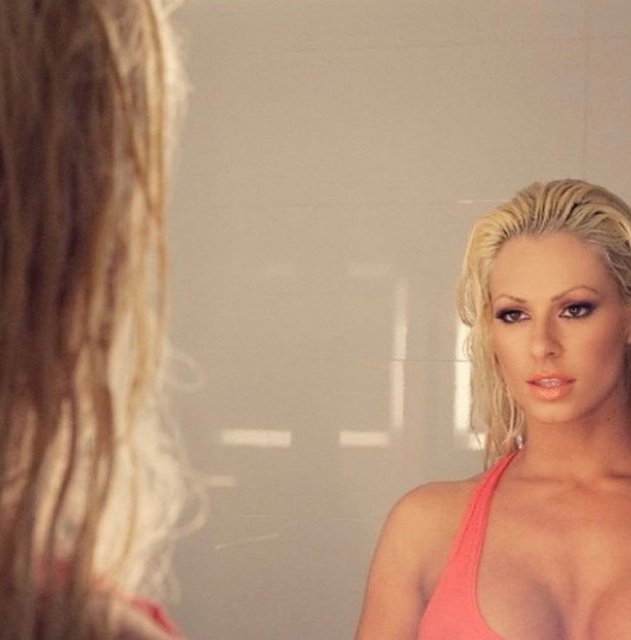 Diva Maryse'in çıplak fotoğrafları internete sızdı
