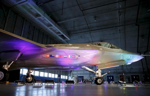  Müşterek Saldırı Uçağı (JSF) F-35A Paris’te kendine hayran bıraktı