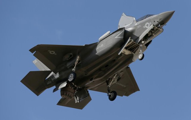  Müşterek Saldırı Uçağı (JSF) F-35A Paris’te kendine hayran bıraktı