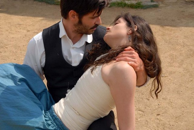 Gerçek olan dizi aşkları