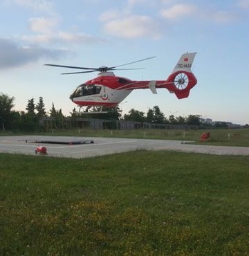Yeni doğmuş bebeğin yardımına ambulans helikopter yetişti