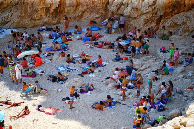 Bodrum'da İskandinav turistler tatilin tadını çıkarıyor