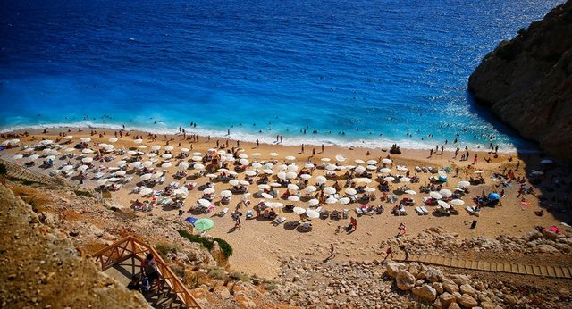Bodrum'da İskandinav turistler tatilin tadını çıkarıyor