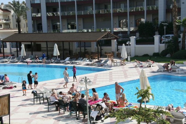 Bodrum'da İskandinav turistler tatilin tadını çıkarıyor