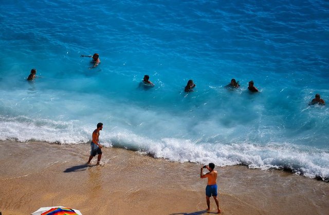 Bodrum'da İskandinav turistler tatilin tadını çıkarıyor