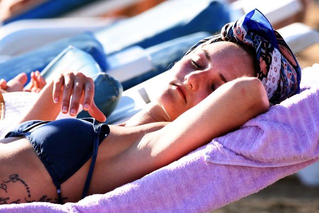 Bodrum'da İskandinav turistler tatilin tadını çıkarıyor