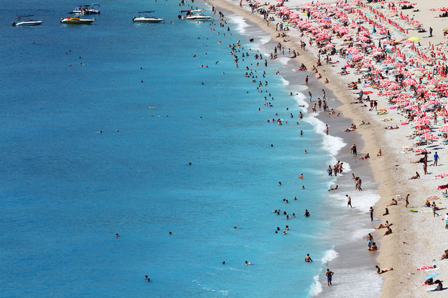 Bodrum'da İskandinav turistler tatilin tadını çıkarıyor