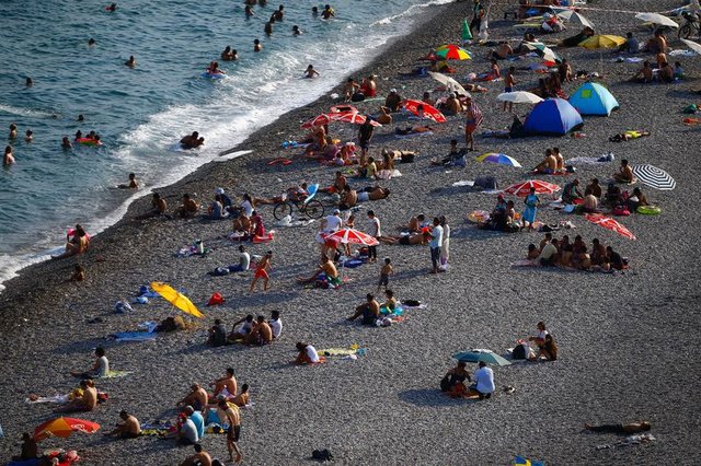Bodrum'da İskandinav turistler tatilin tadını çıkarıyor
