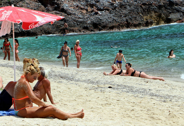 Bodrum'da İskandinav turistler tatilin tadını çıkarıyor