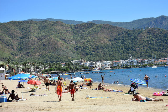 Bodrum'da İskandinav turistler tatilin tadını çıkarıyor