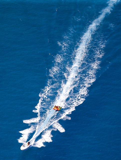 Bodrum'da İskandinav turistler tatilin tadını çıkarıyor