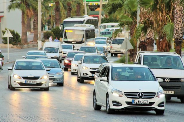 Bodrum'da İskandinav turistler tatilin tadını çıkarıyor