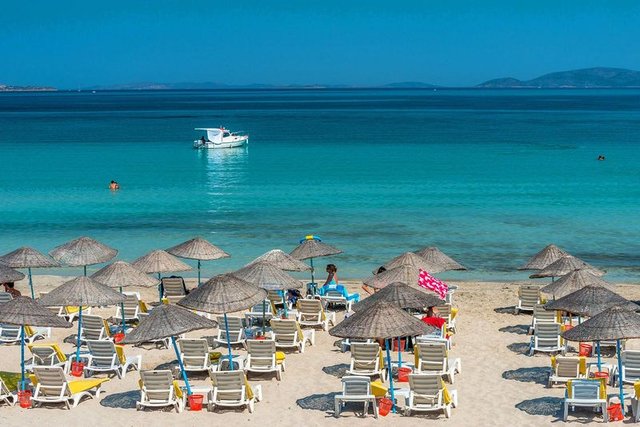Bodrum'da İskandinav turistler tatilin tadını çıkarıyor