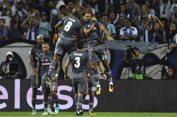 Galatasaray: 2 - Porto: 3 MAÇ SONUCU Galatasaray: 2 - Porto: 3 MAÇ SONUCU