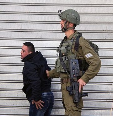 İsrail askeri gözaltına almıştı Önce dövdüler beni sonra bıraktılar