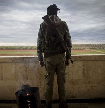 Afrin'deki teröristler kıyafet değiştiriyor