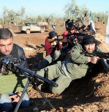 ÖSO birlikleri Afrin'e girmeye başladı