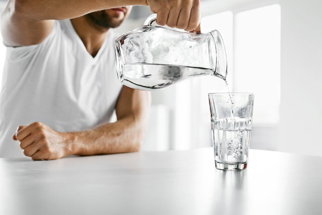 Böbrekleri yoran alışkanlıklar nelerdir? Az su içmek böbrekleri ne kadar etkiler?