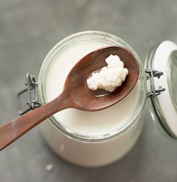 Gülhane Diş Hekimliği Fakültesi Çocuk Diş Hekimliği Anabilim Dalı Başkanı Altun, probiyotiklerin ağız hastalıklarının ve diş çürüğünün önlenmesinde probiyotikli sakız, tablet ve diş macunları gibi uygulamalarda kullanıma sunulduğunu bildirdi