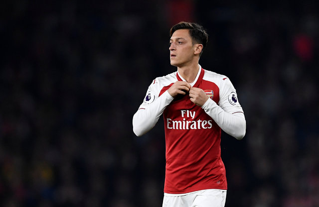 Mesut Özil’in hayatı kitap oldu! 4